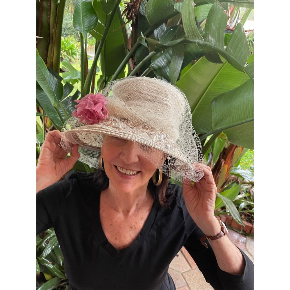 Kokin Bucket Straw Veil Ivory Floral Embroidery Net Vintage Bridal Lunch Hat